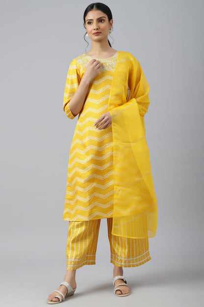 Yellow Bandhani Printed kurta In Round Neck With Parallel Pants And Dupatta