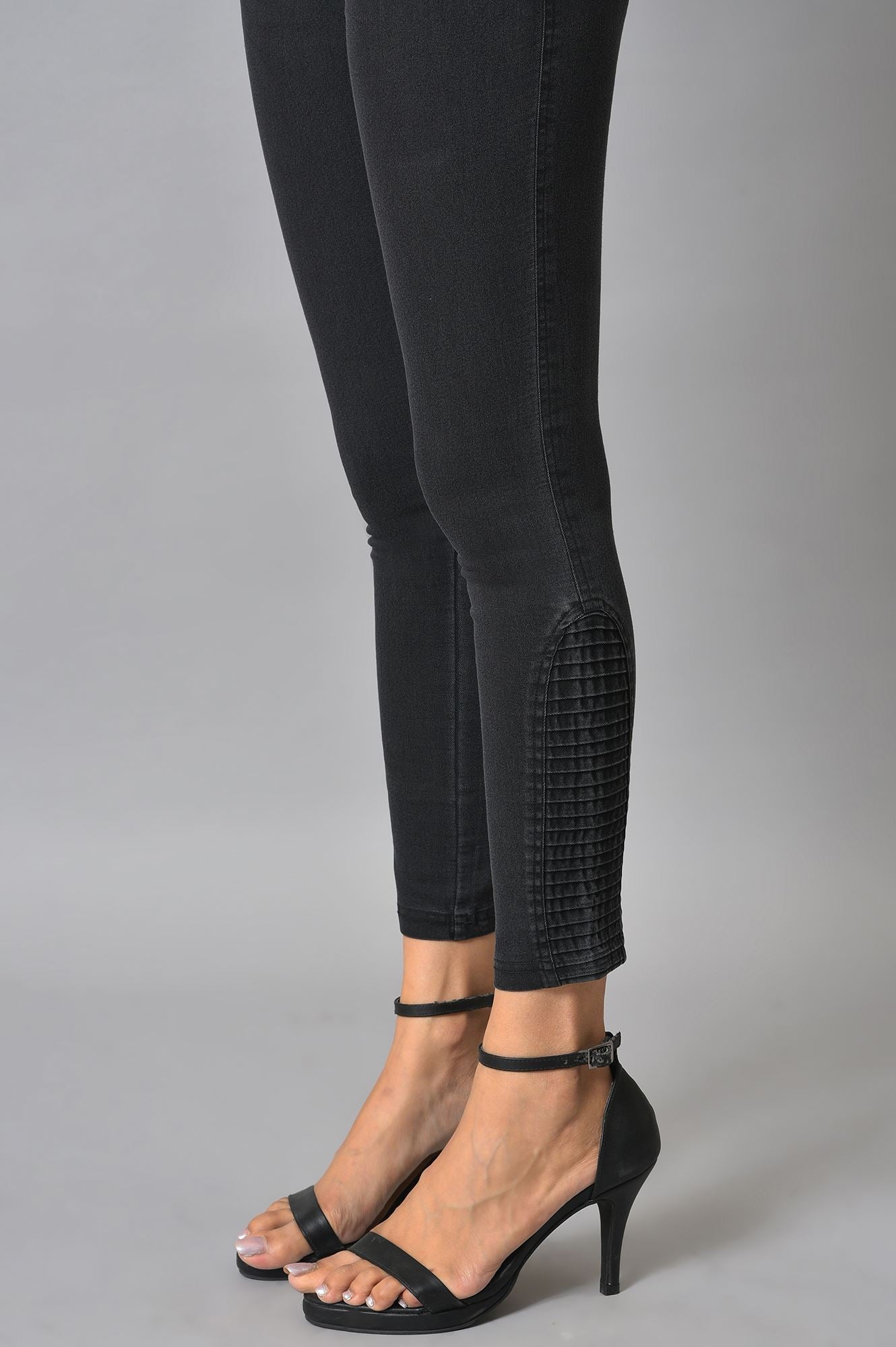 Black Solid Skinny Fit Denim Jeggings With Pintuck Detail โ wforwoman
