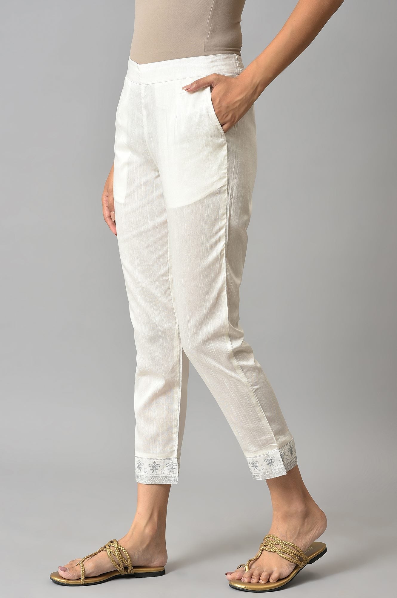 White Yarn-Dyed Gathered Trouser Pants