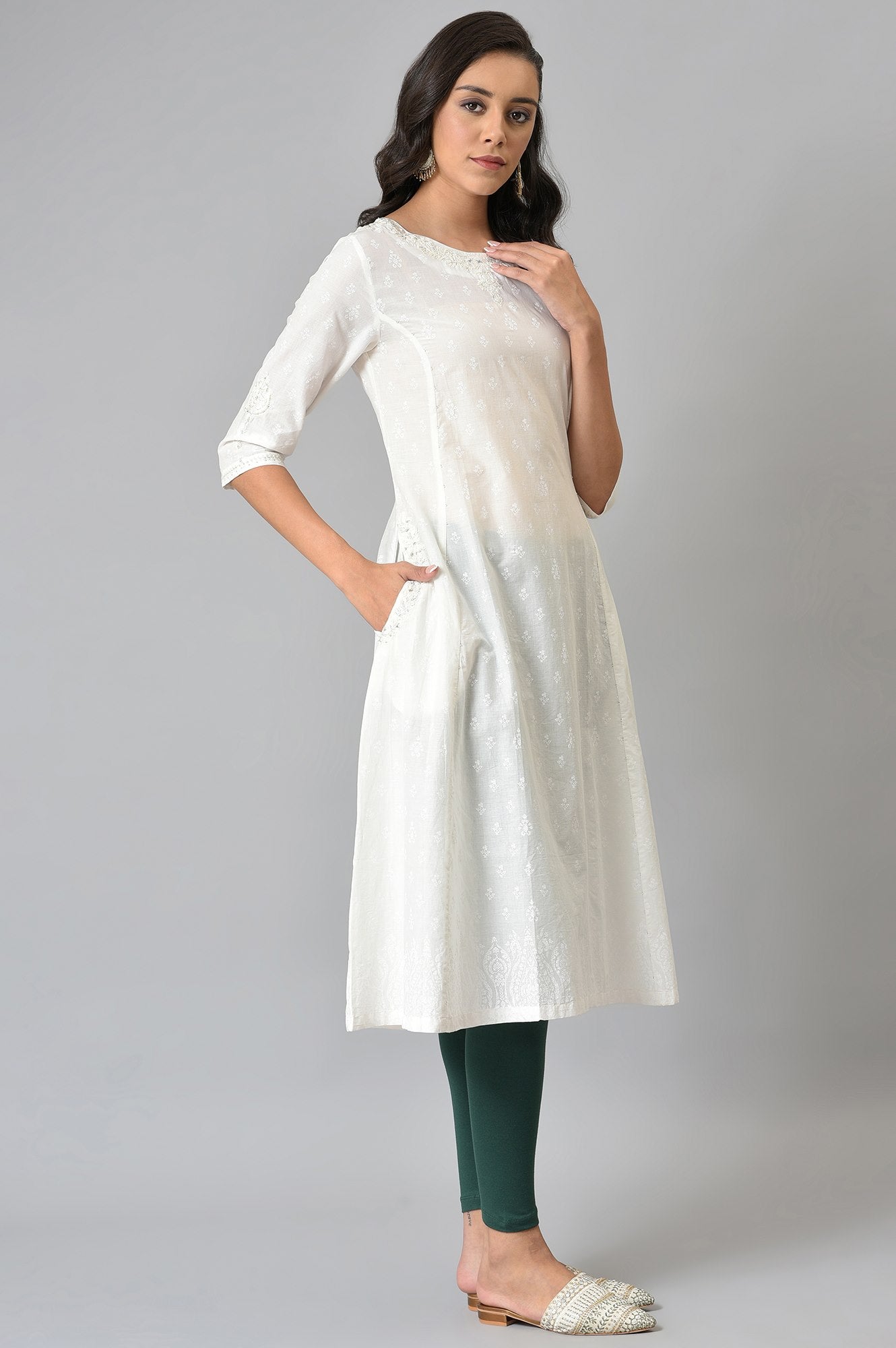 Ecru A-Line Embroidered kurta