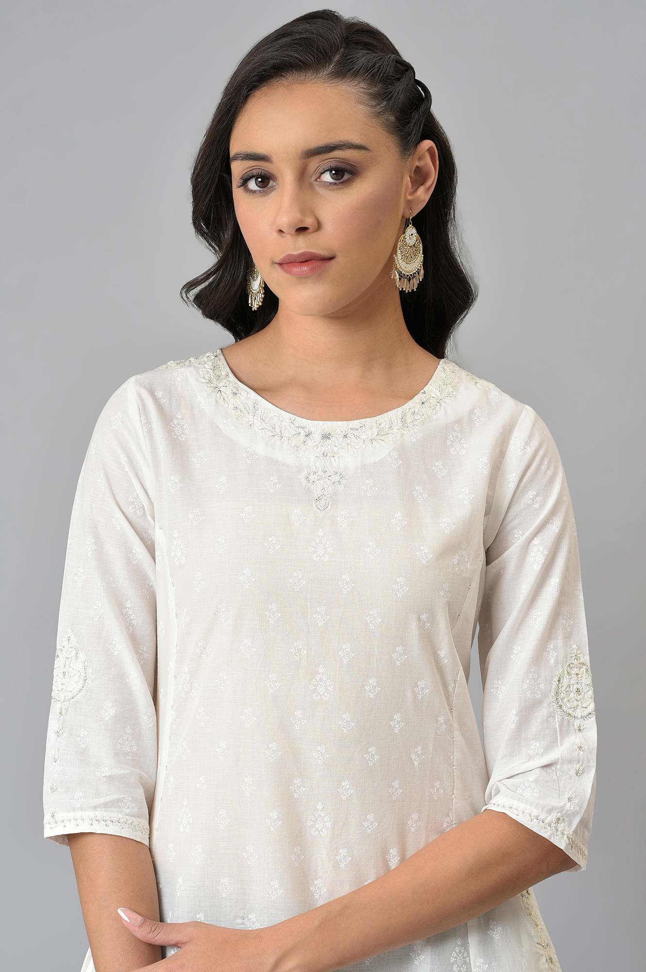 Ecru A-Line Embroidered kurta