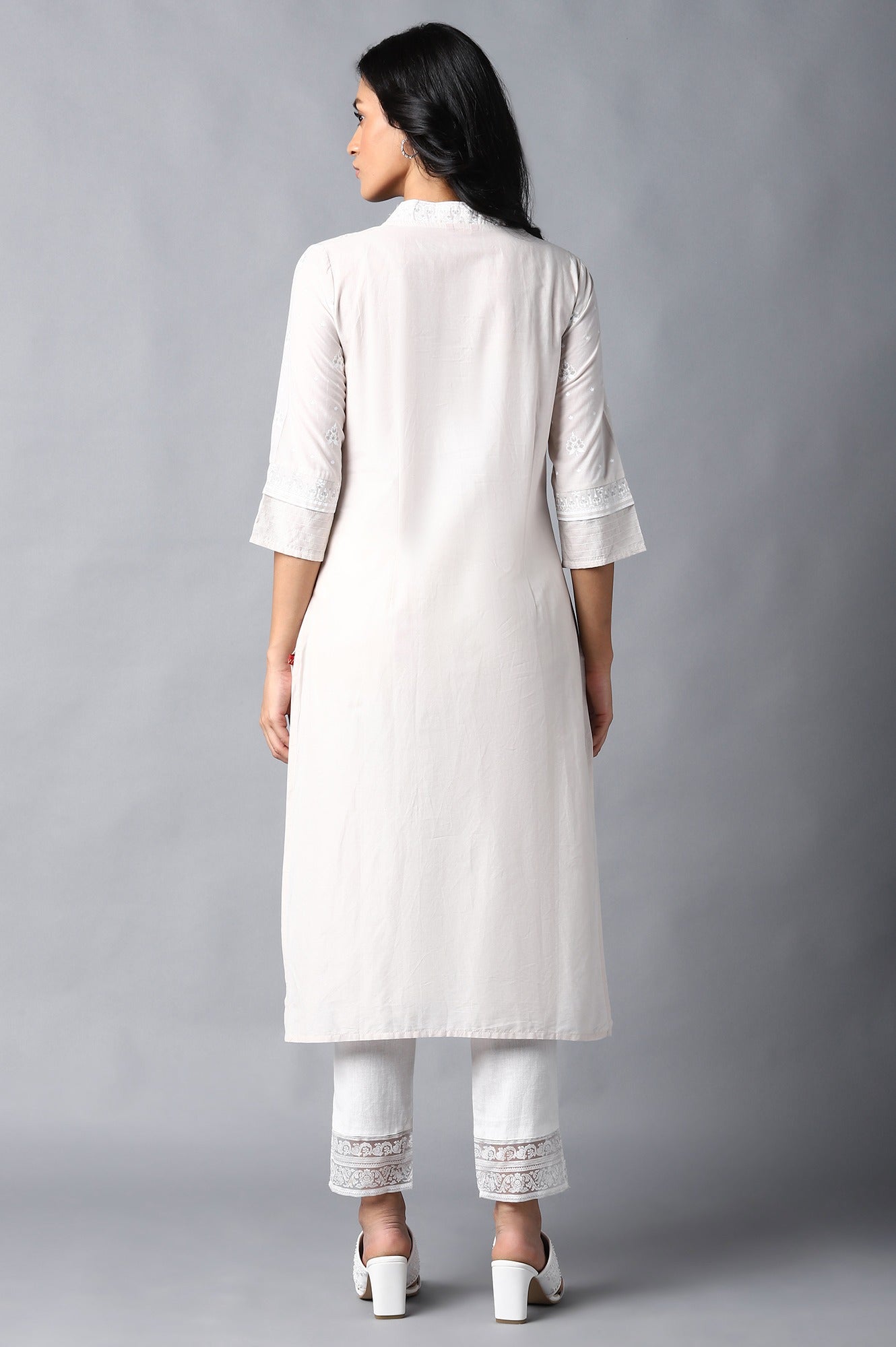 Off-White Printed kurta With Embroidery