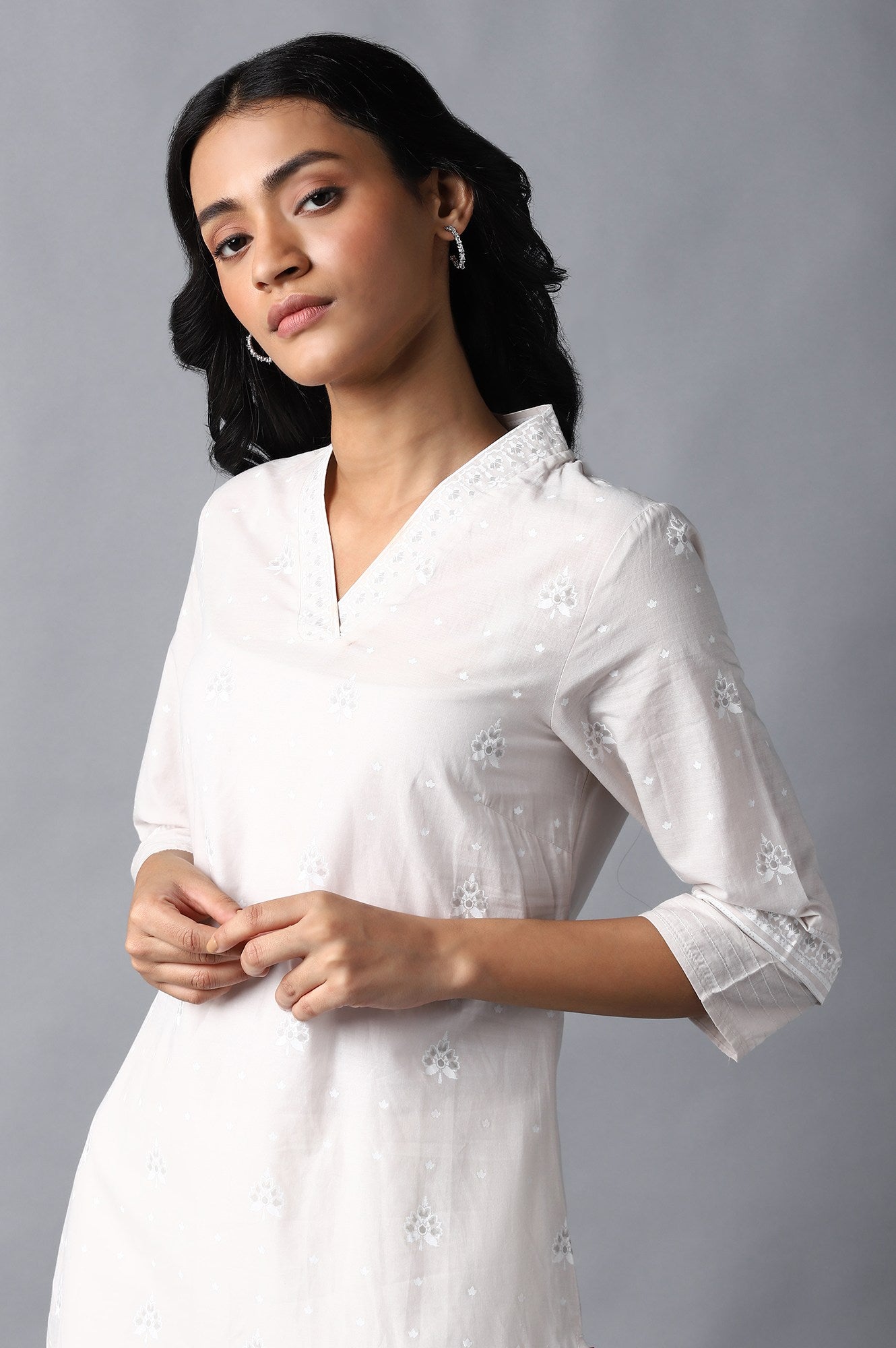 Off-White Printed kurta With Embroidery