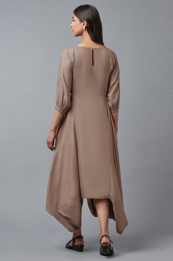 Beige Rayon kurta In Boat Neck With Embroidered Panel