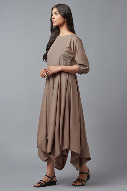 Beige Rayon kurta In Boat Neck With Embroidered Panel - wforwoman