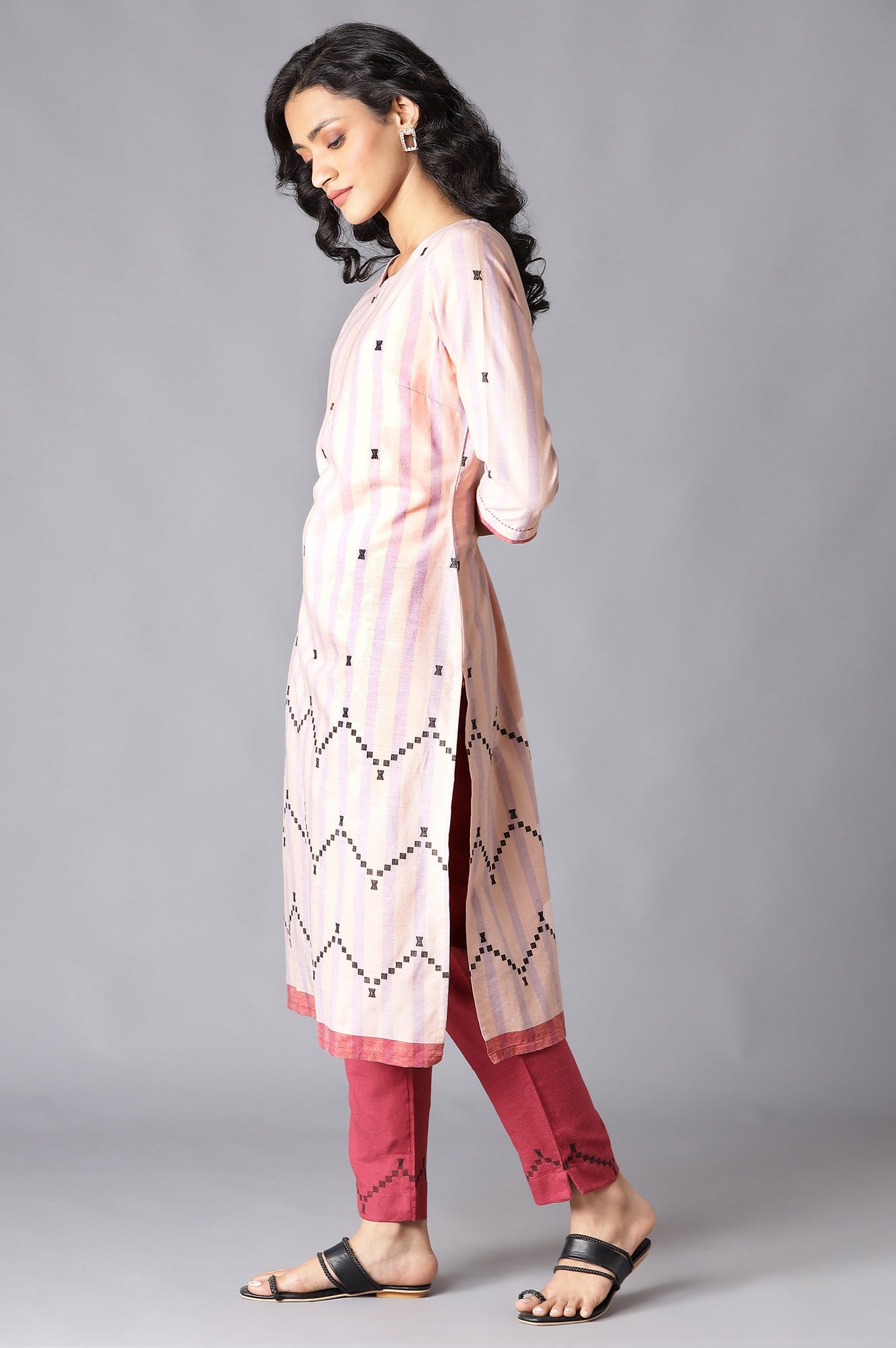 Peach Striped Cotton Dobby kurta In Round Neck