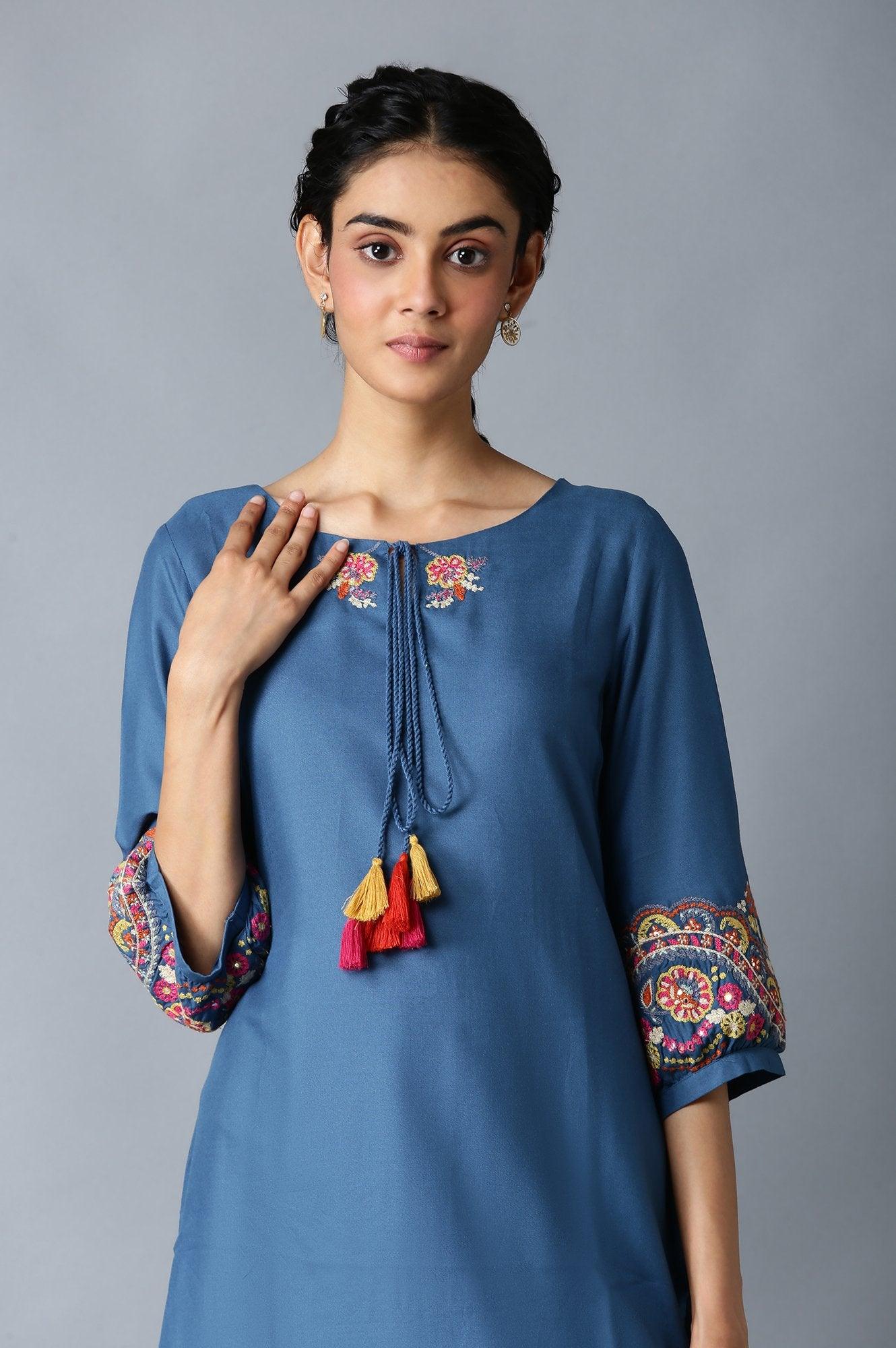 Deep Teal Straight Silhouette kurta With Thread Embroidery - wforwoman