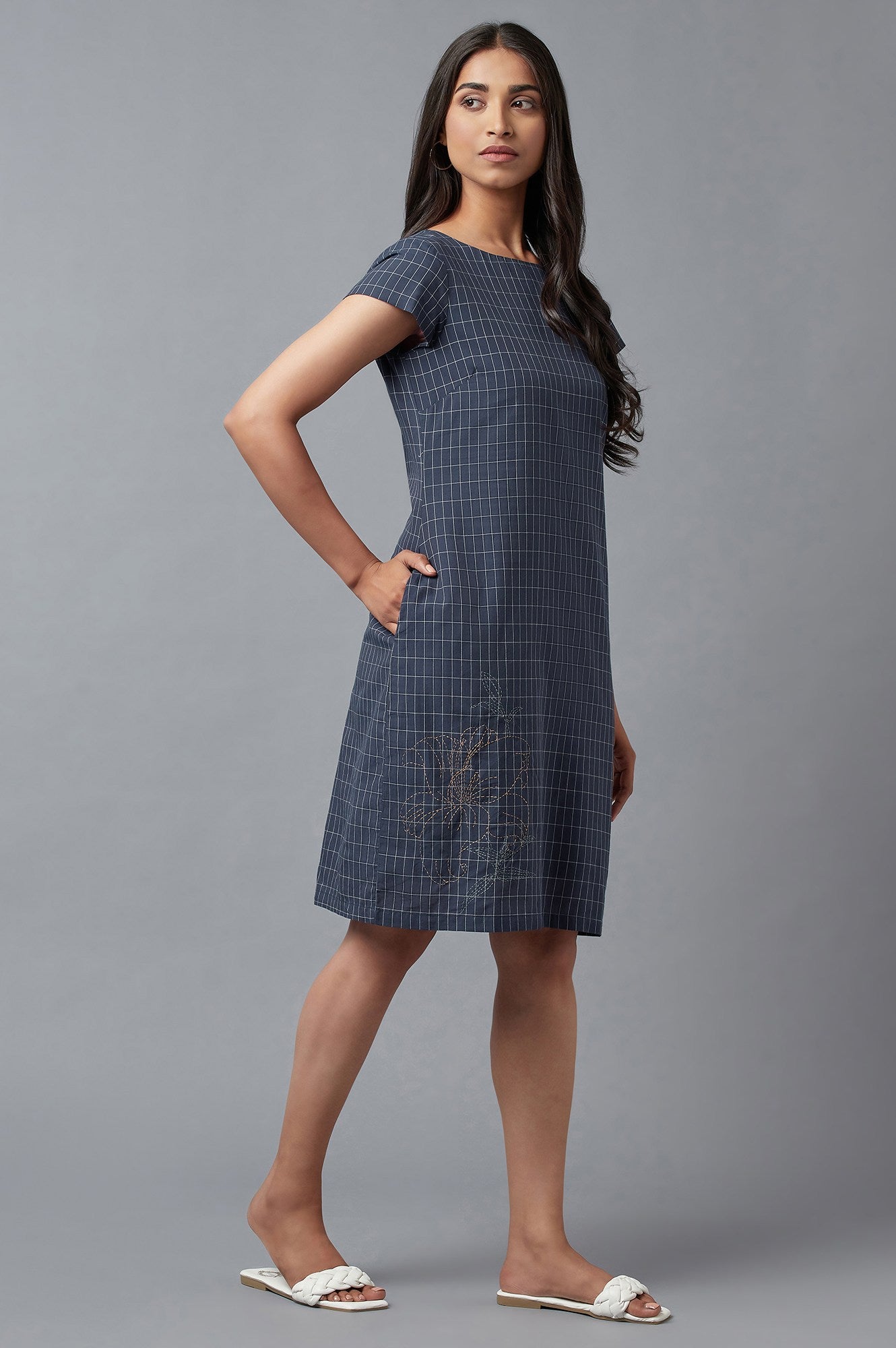 Blue Checks Cotton Dress In Round Neck With Thread Embroidery