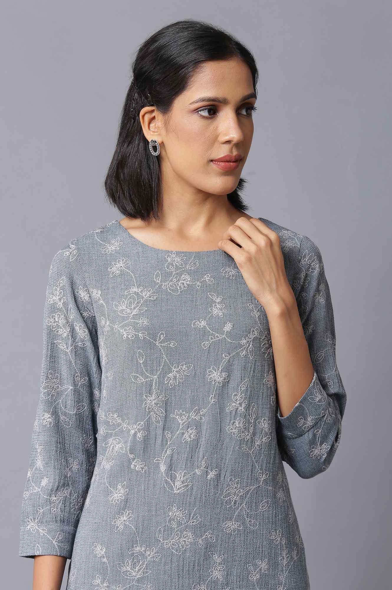 Dark Grey Yarn-Dyed Western Dress In Round Neck