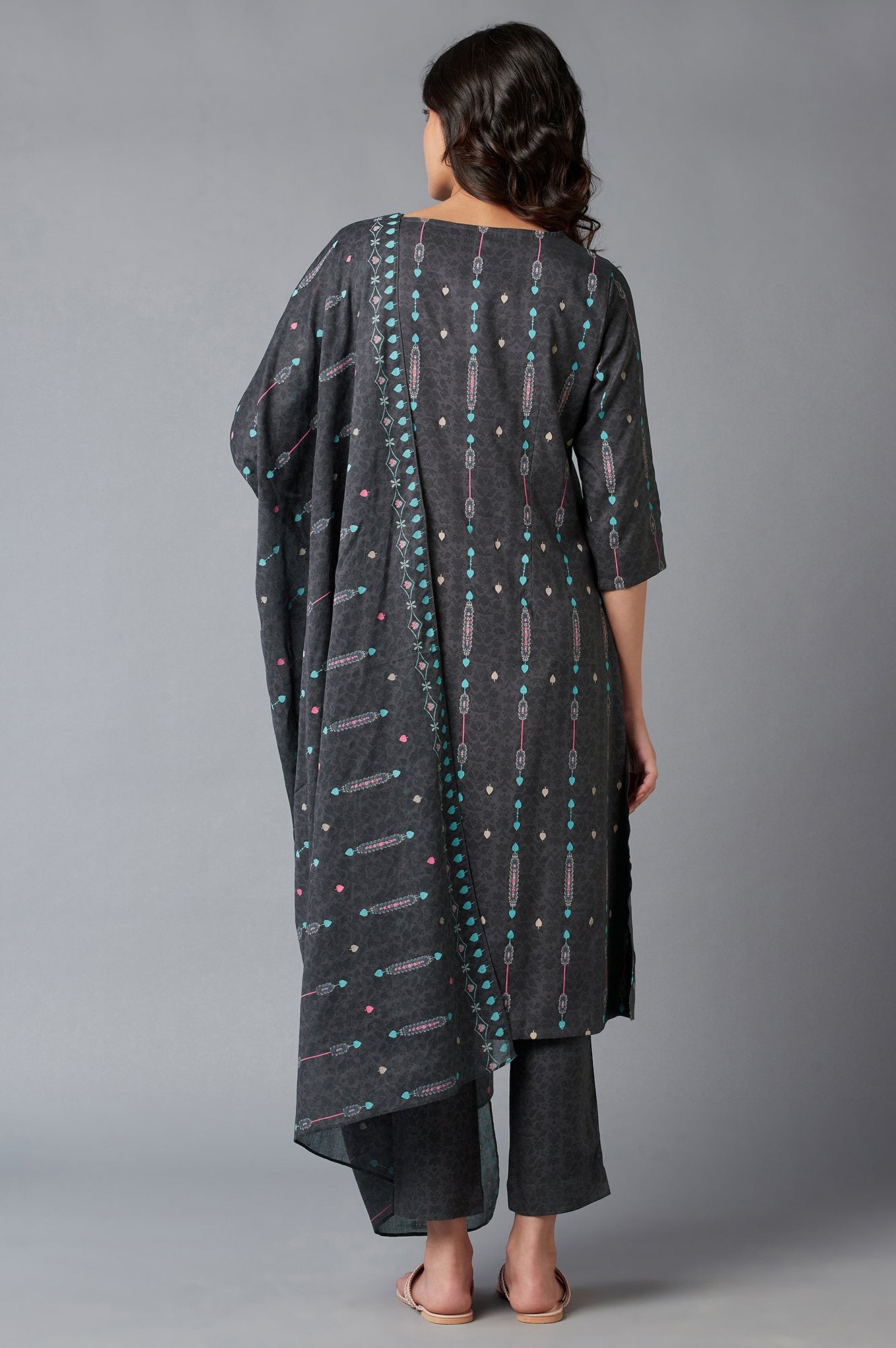 Grey Printed kurta With Slim Pants And Dupatta