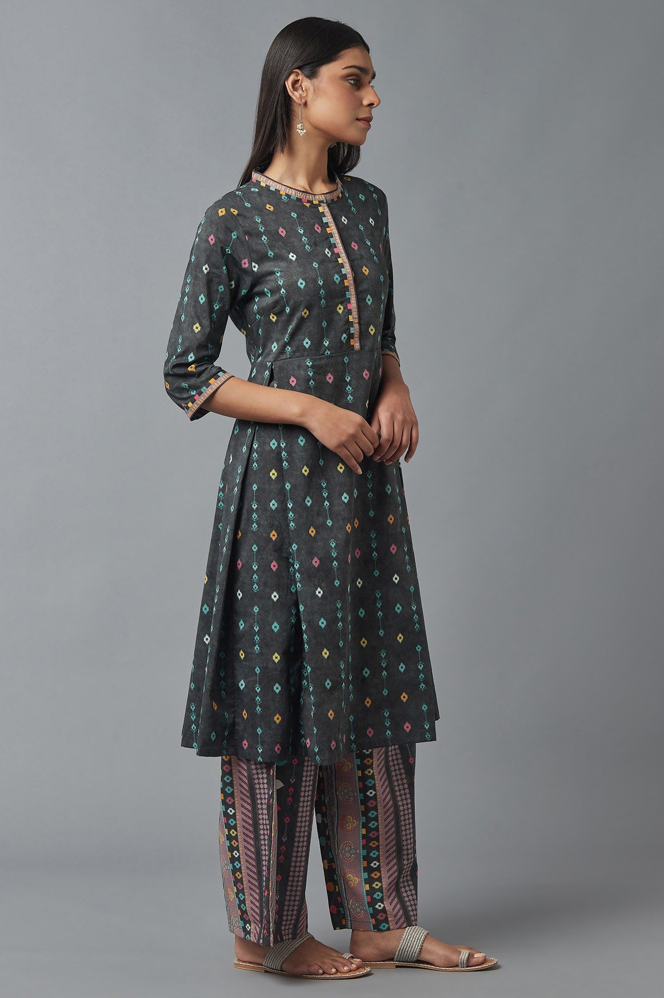 Grey Printed kurta with Parallel Pants