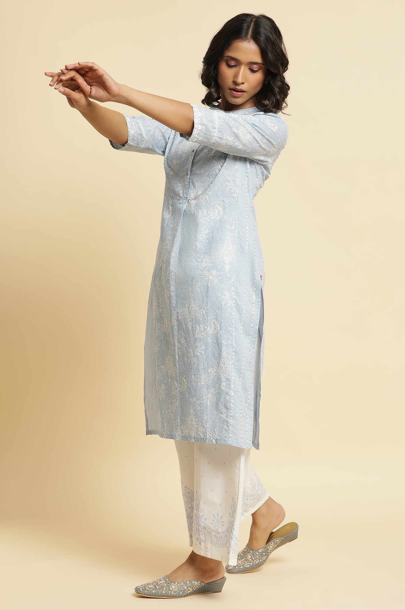 Blue Printed Kurta &amp; Parallel Pants Set