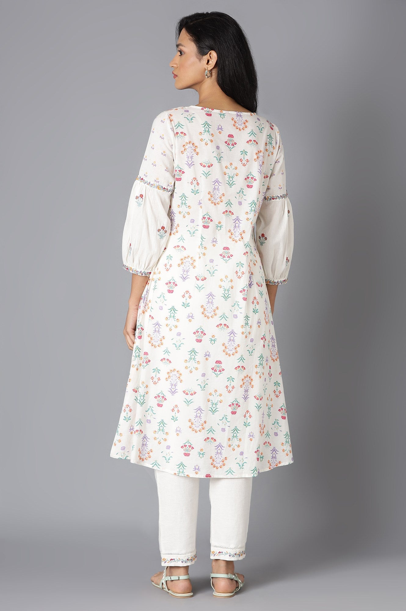 White Floral Print kurta And Slim Pants Set