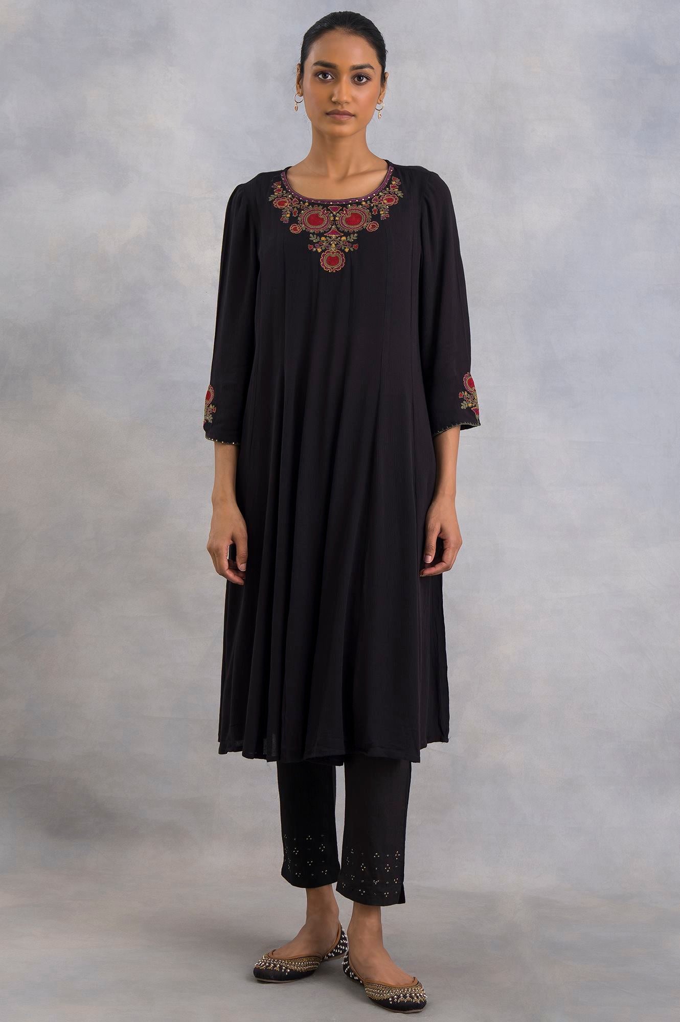 Black Flowy Crepe Embroidered kurta