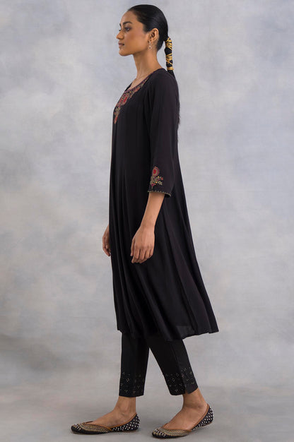 Black Flowy Crepe Embroidered kurta