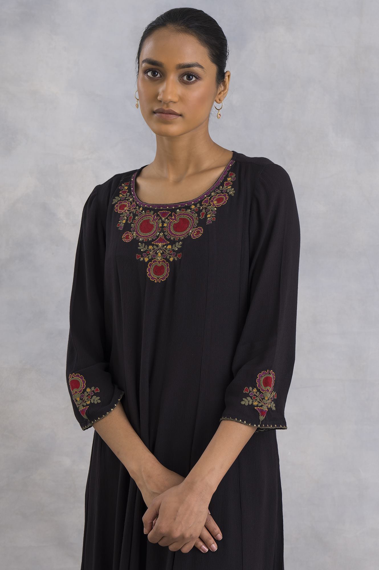 Black Flowy Crepe Embroidered kurta