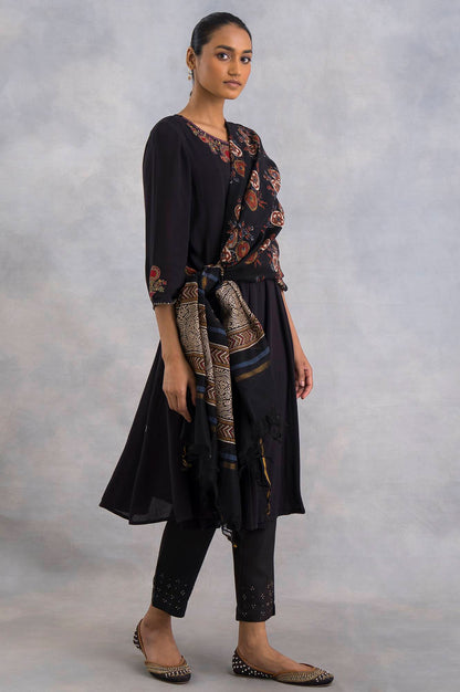 Black Flowy Crepe Embroidered kurta