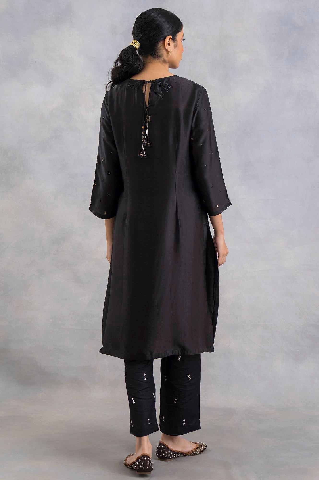 Black Bandhej Print kurta In Lustrous Satin