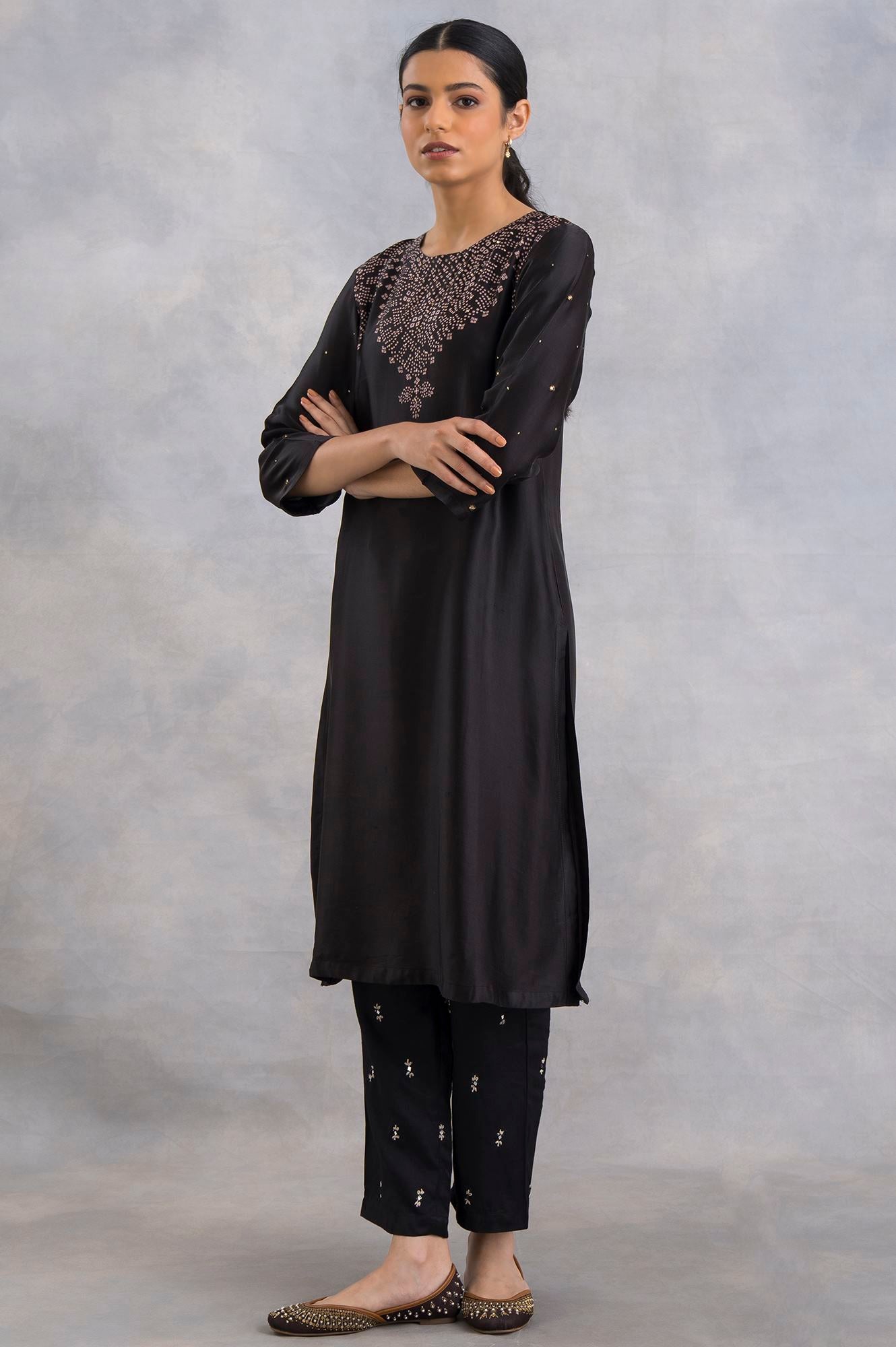 Black Bandhej Print kurta In Lustrous Satin