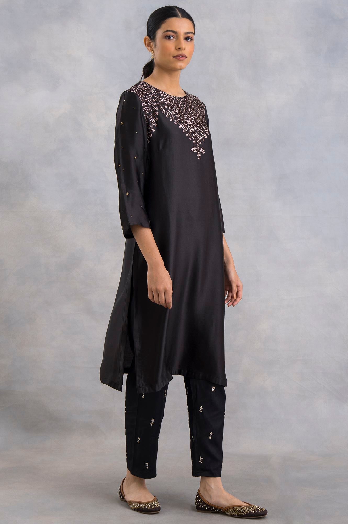 Black Bandhej Print kurta In Lustrous Satin