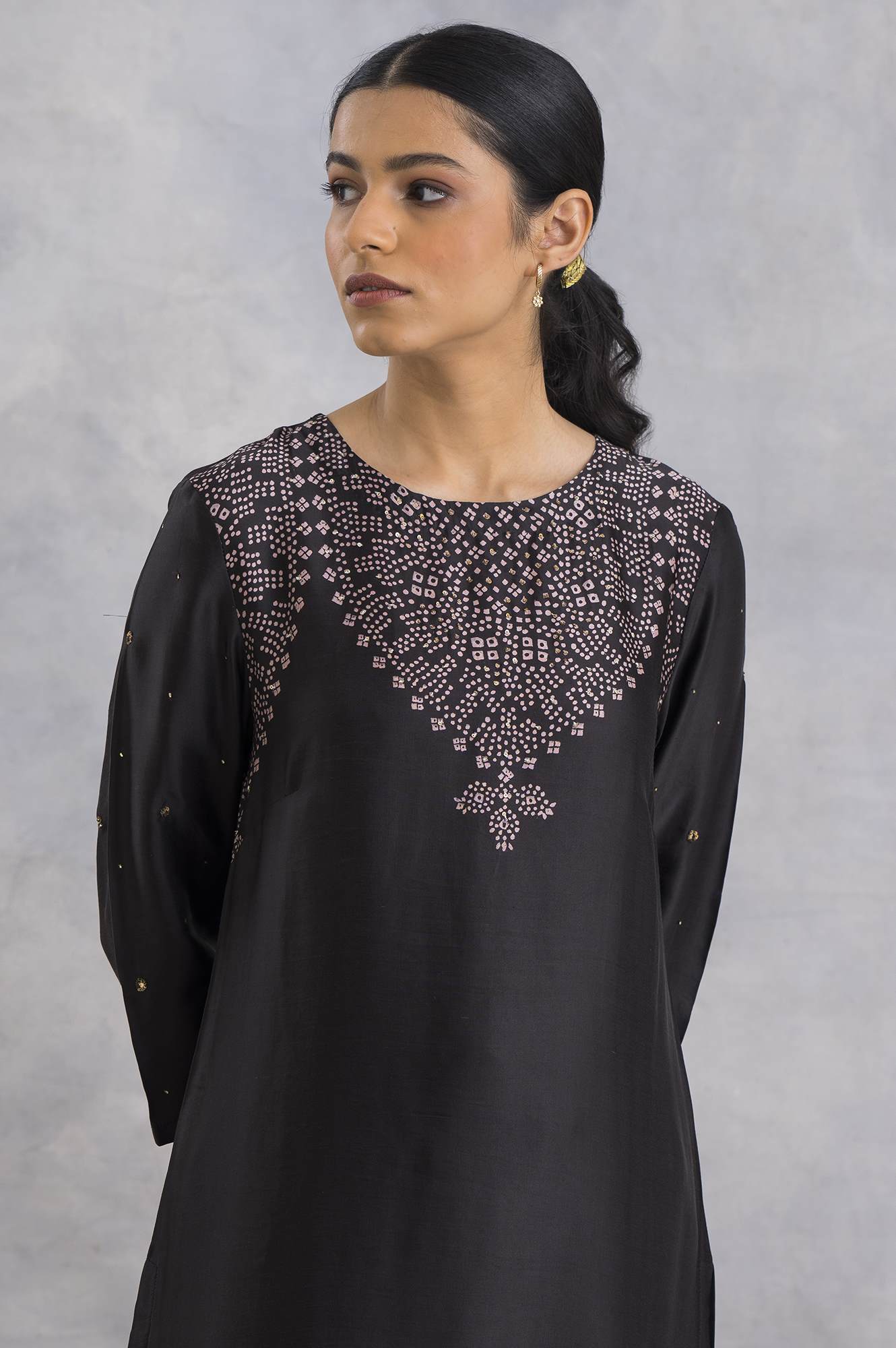 Black Bandhej Print kurta In Lustrous Satin