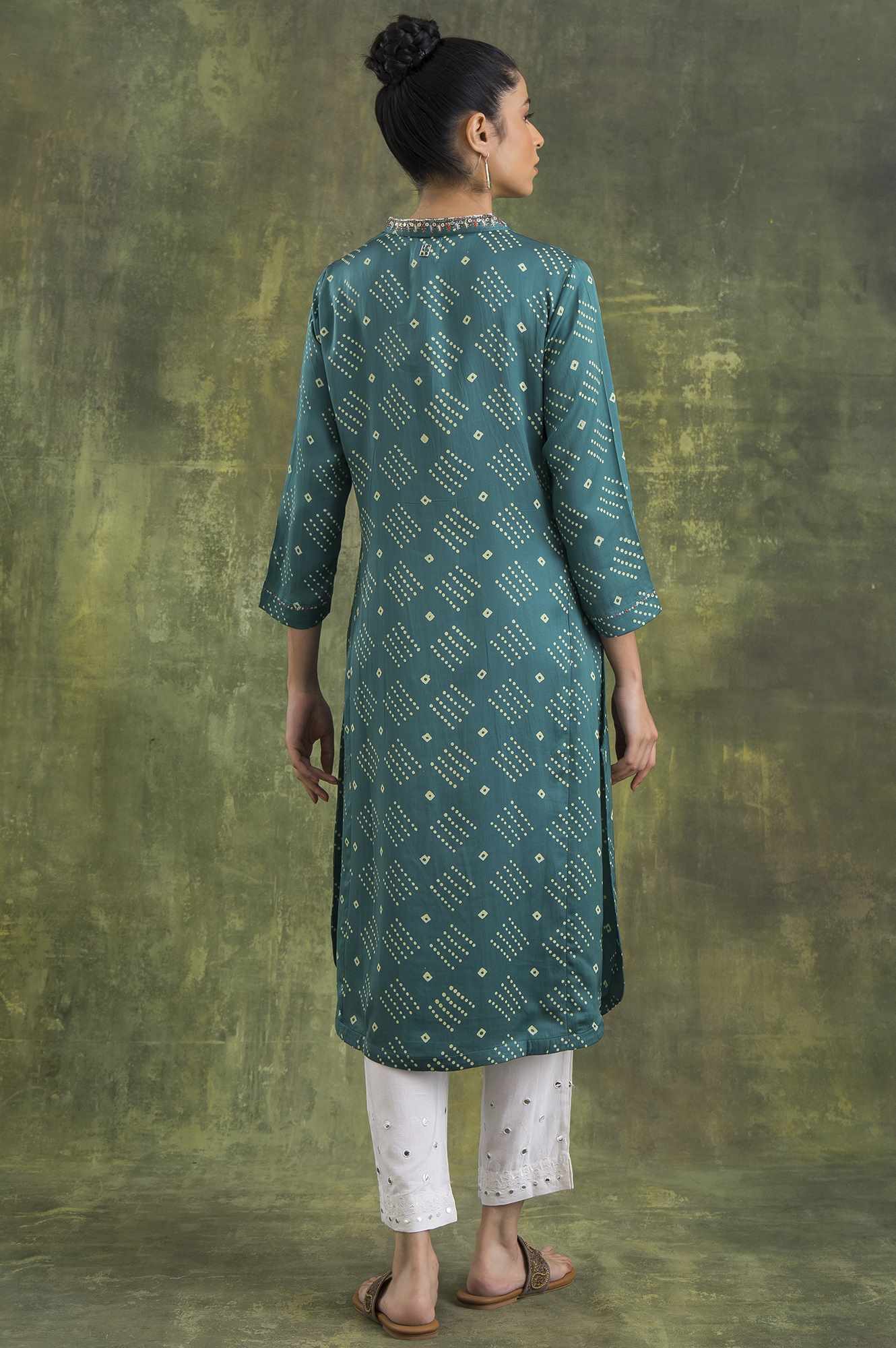 Green V-Neck Lustrous Satin kurta