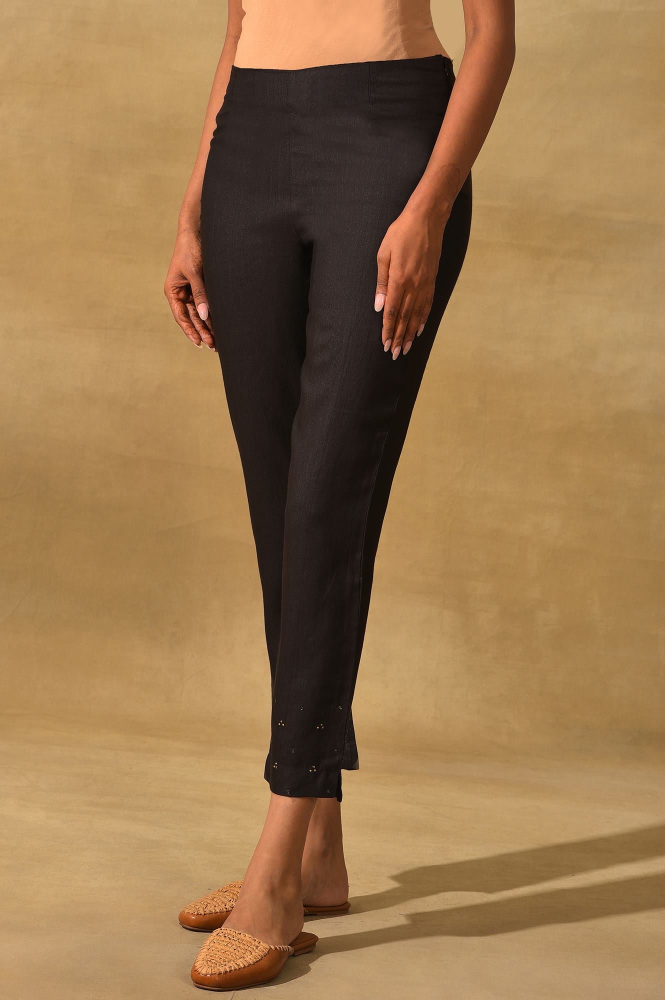 Black Solid Slim Pants