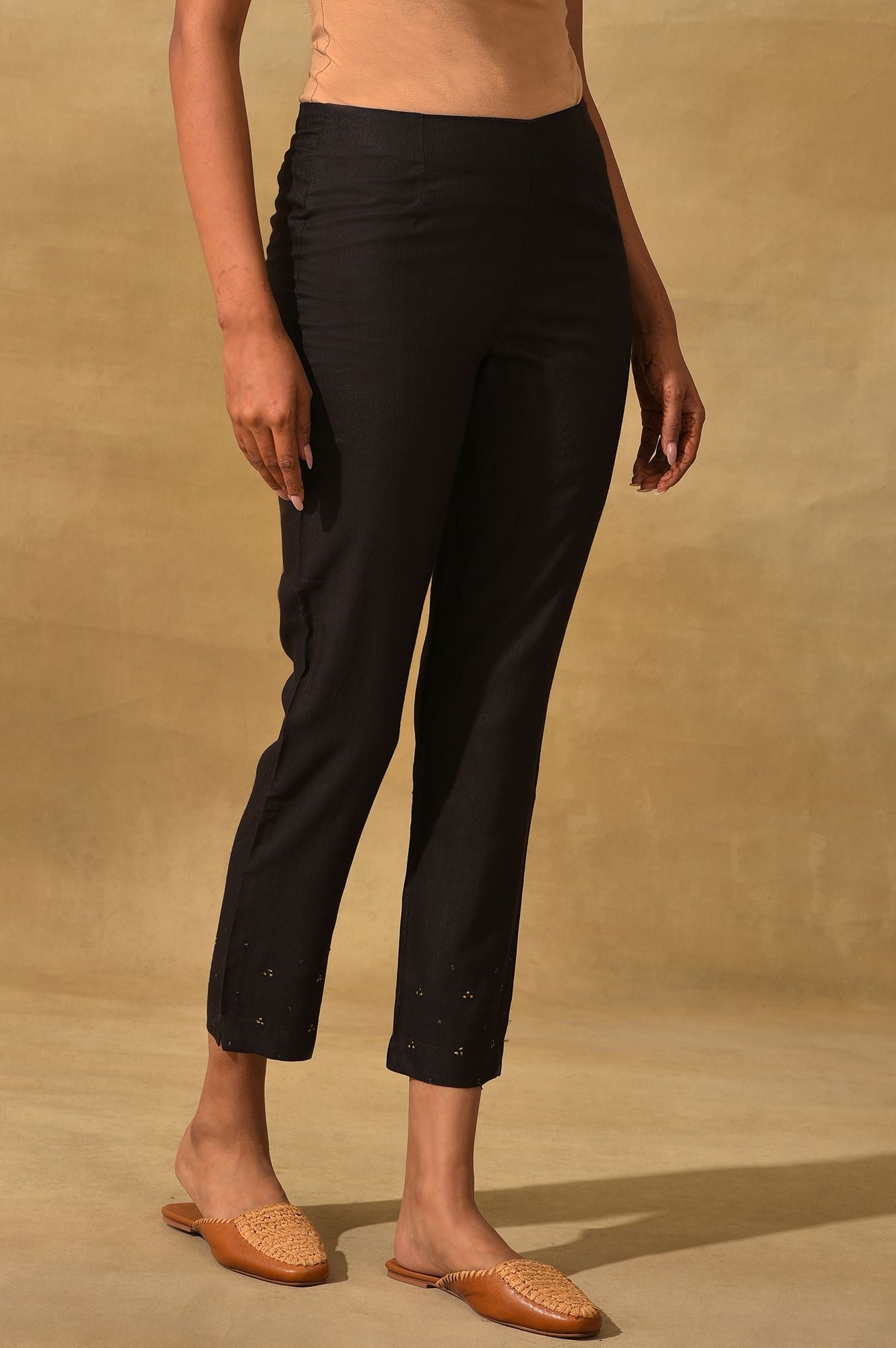 Black Solid Slim Pants