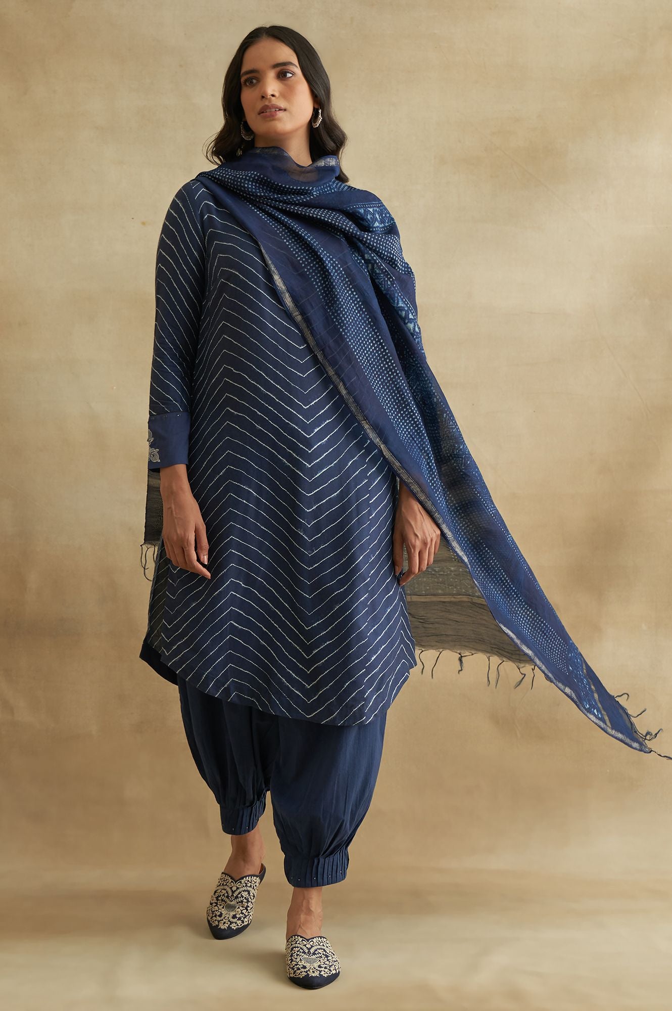 Navy kurta With Printed Shibori Pattern