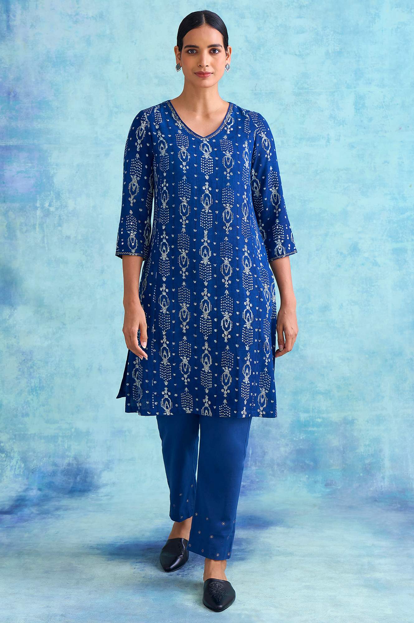 Folksong By W Indigo Dabu Print V-Neck kurta