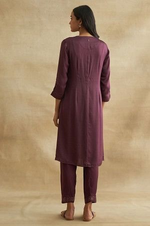 Purple Embroidered kurta In Lustrous Satin