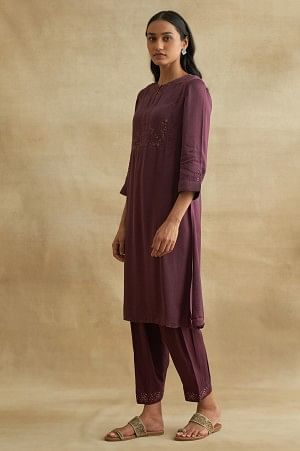 Purple Embroidered kurta In Lustrous Satin