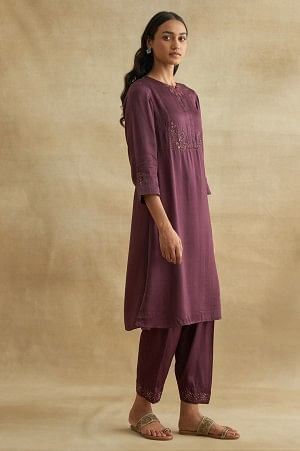 Purple Embroidered kurta In Lustrous Satin