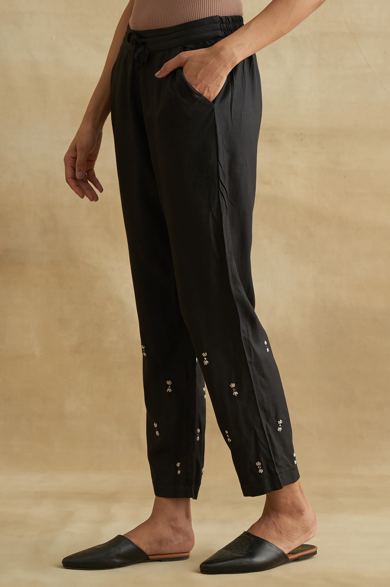 Black Solid Straight Pants