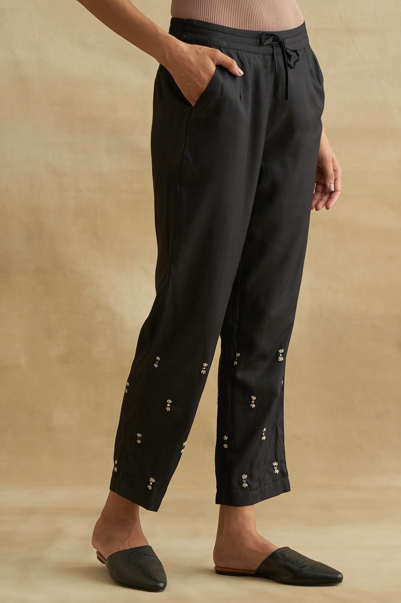 Black Solid Straight Pants