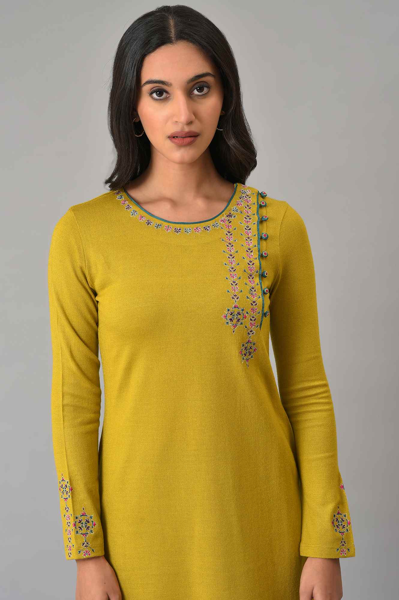 Green Embroidered Straight kurta