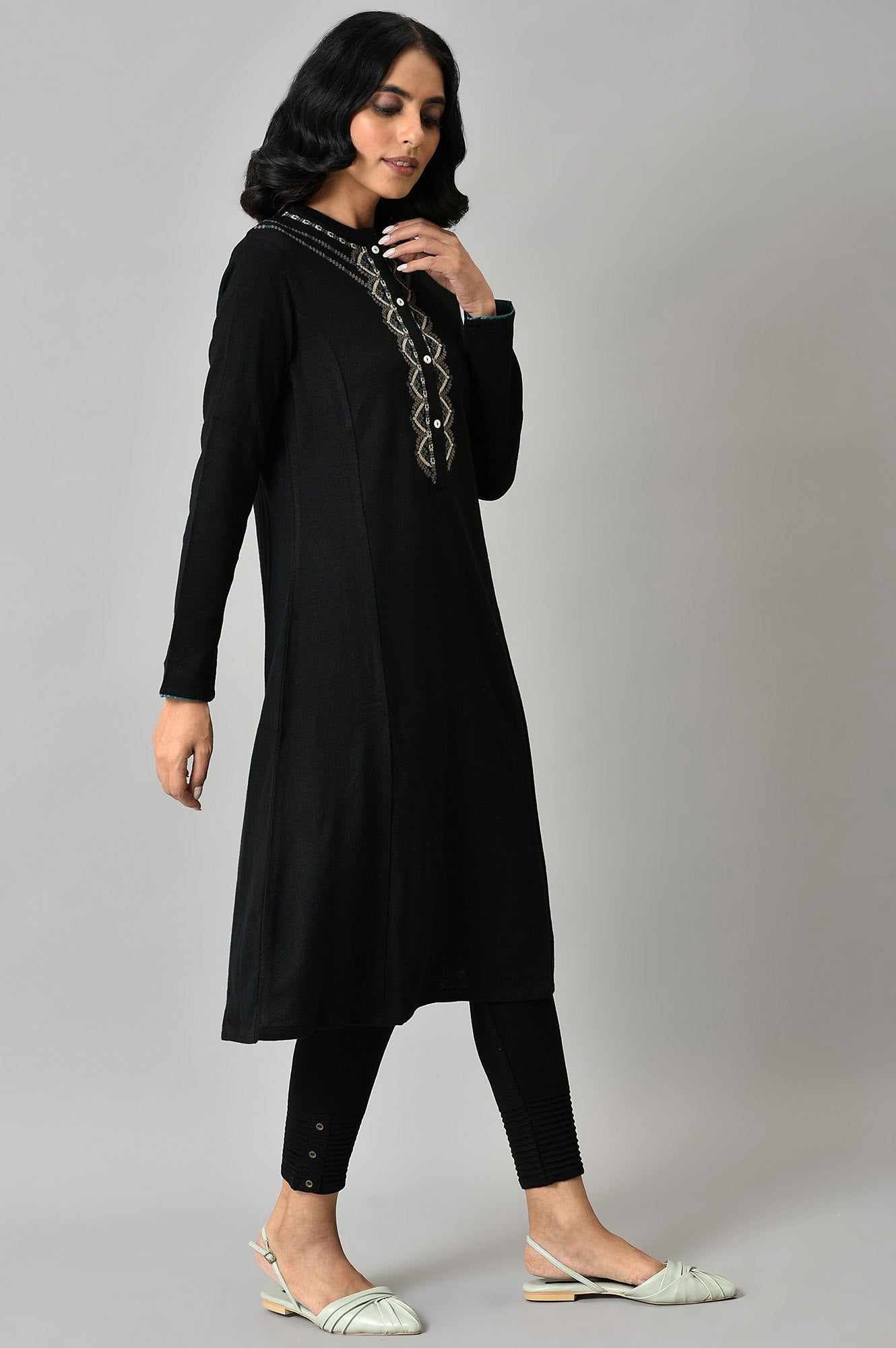 Black Acrylic Statement Winter kurta