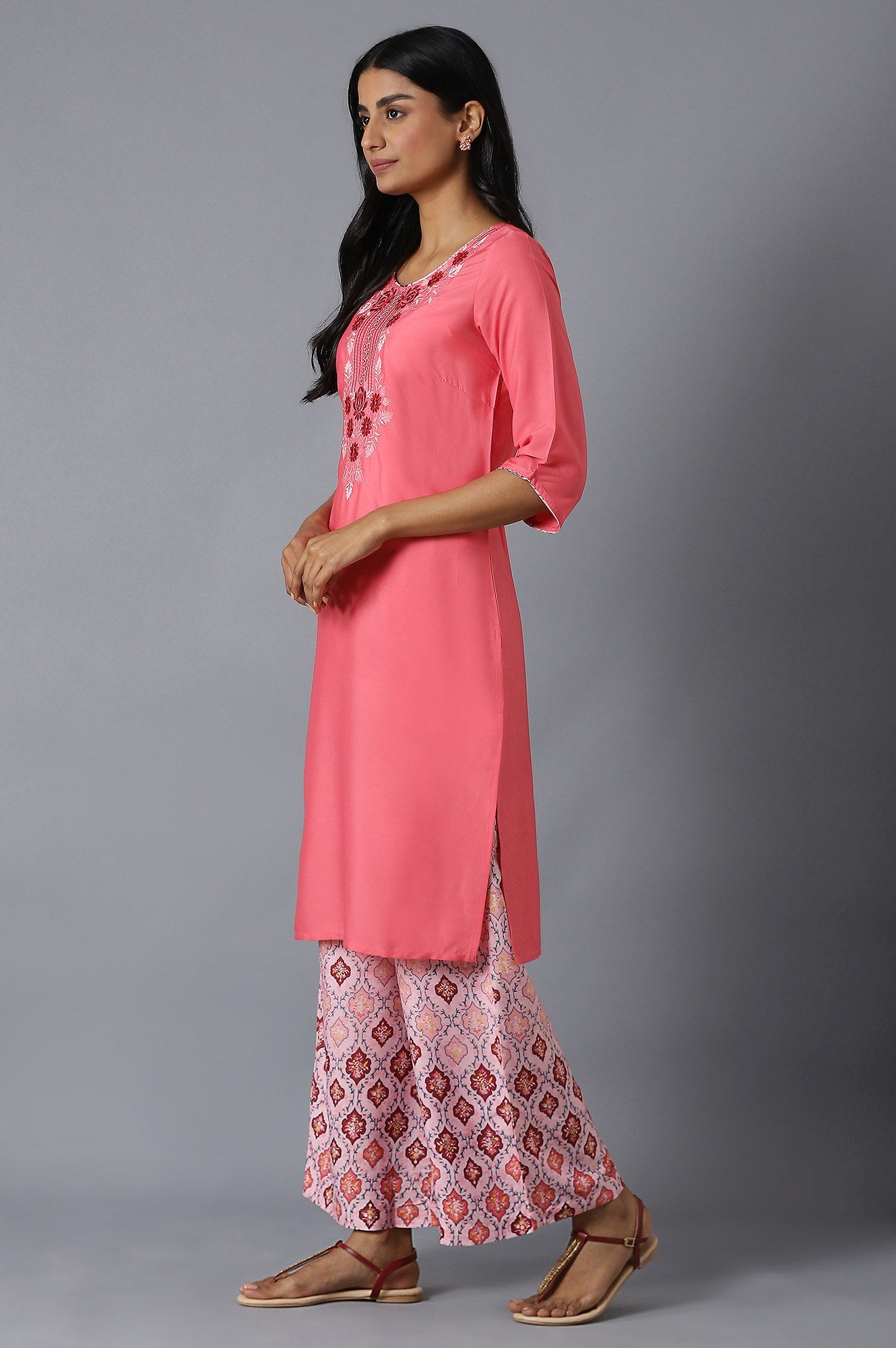 Pink Embroidered kurta In Round Neck With Pink Straight Palazzo