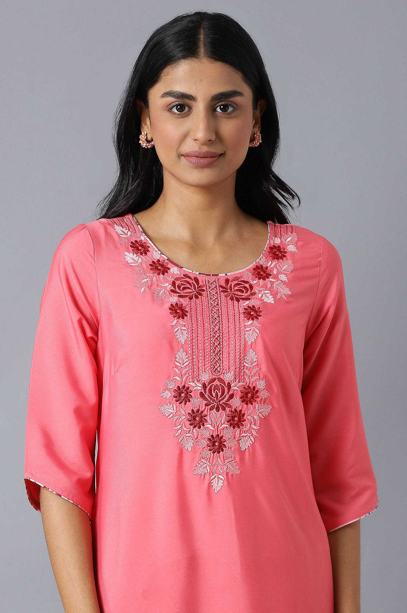Pink Embroidered kurta In Round Neck With Pink Straight Palazzo