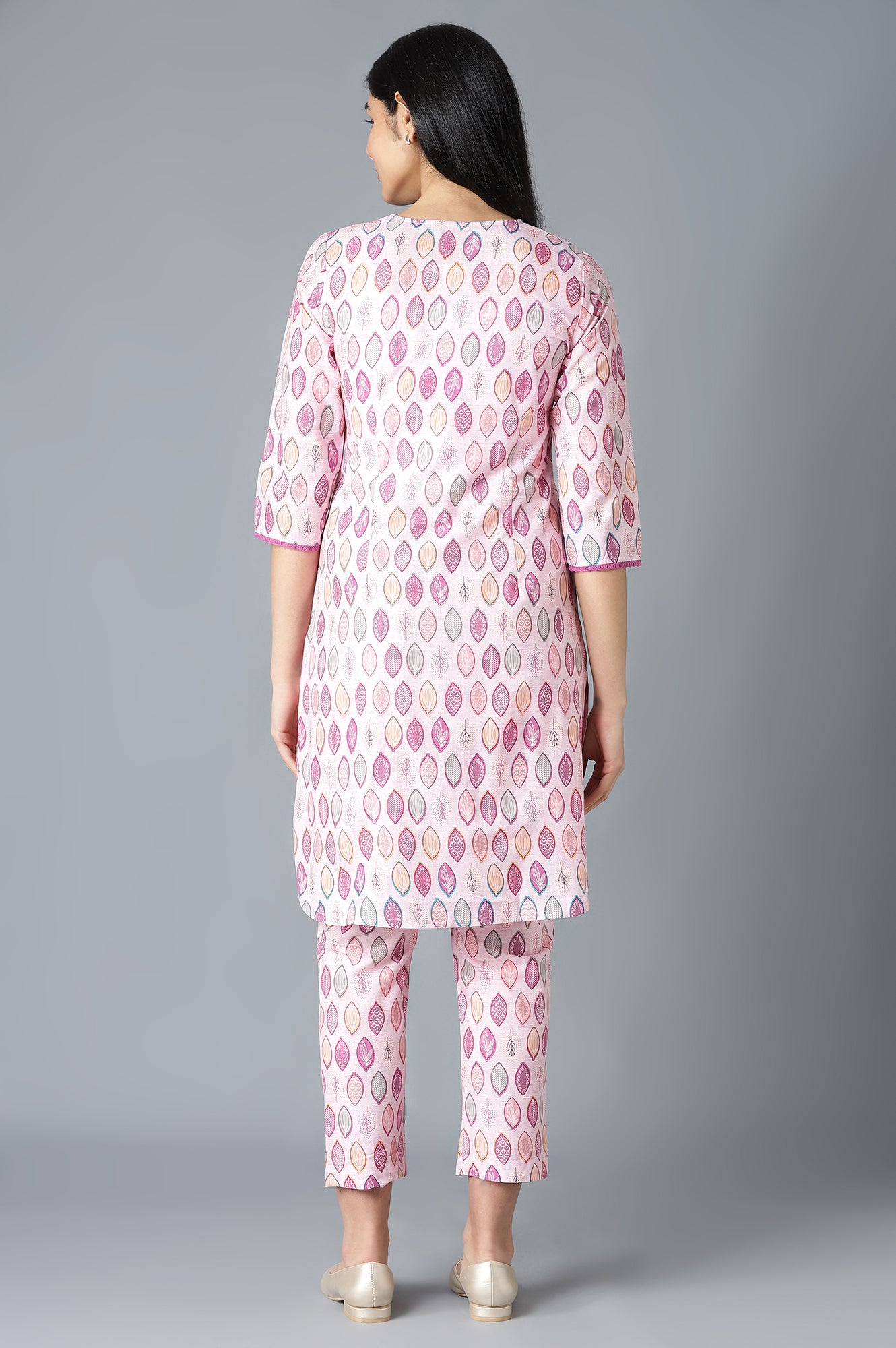 Pink Floral Printed V-Neck kurta With Straight Trousers