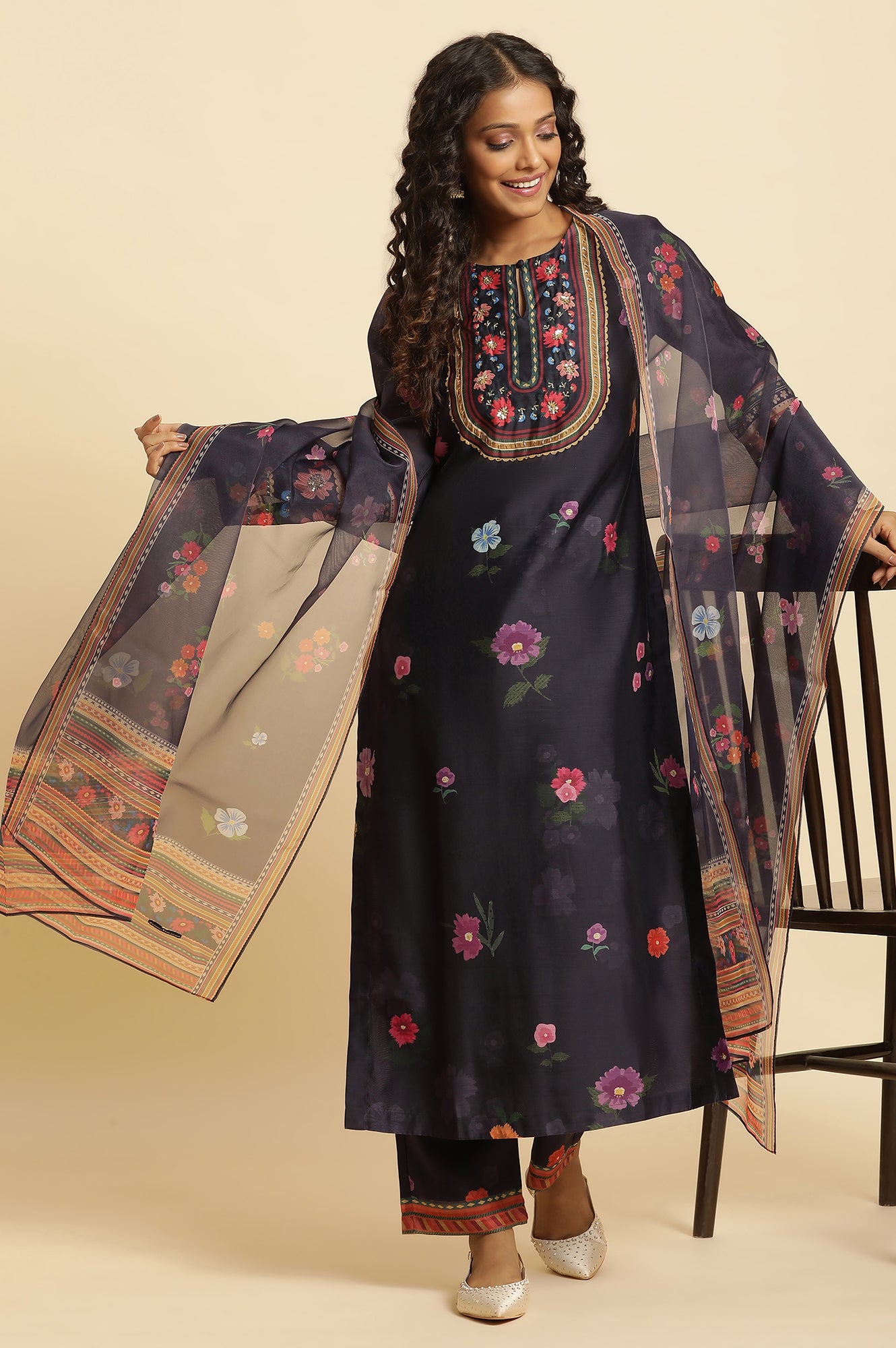 Navy Blue Chanderi Floral Printed Kurta, Pants And Organza Dupatta