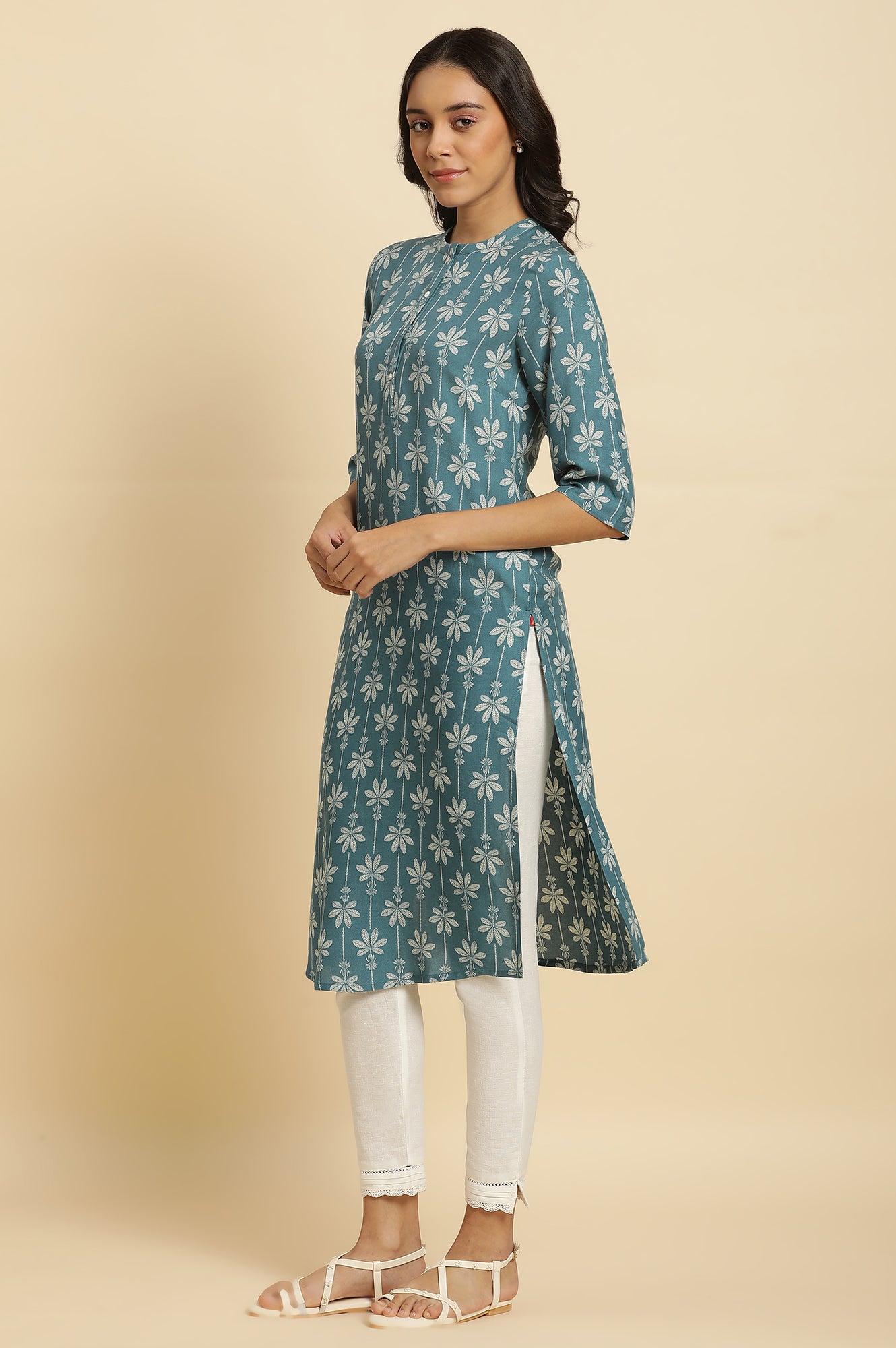 Blue Floral Printed Mandarin Collar Kurta