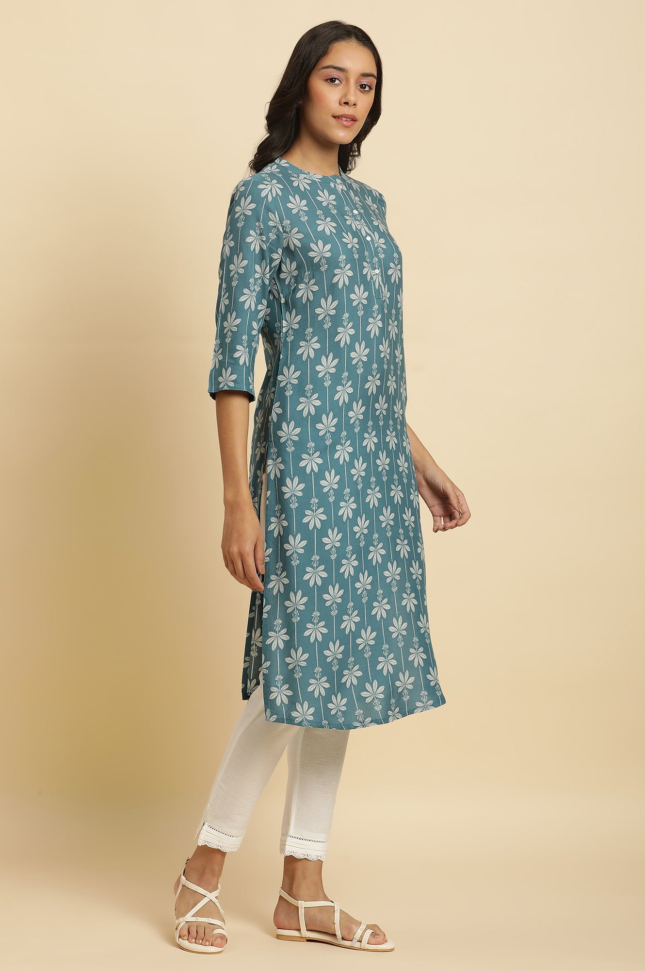 Blue Floral Printed Mandarin Collar Kurta