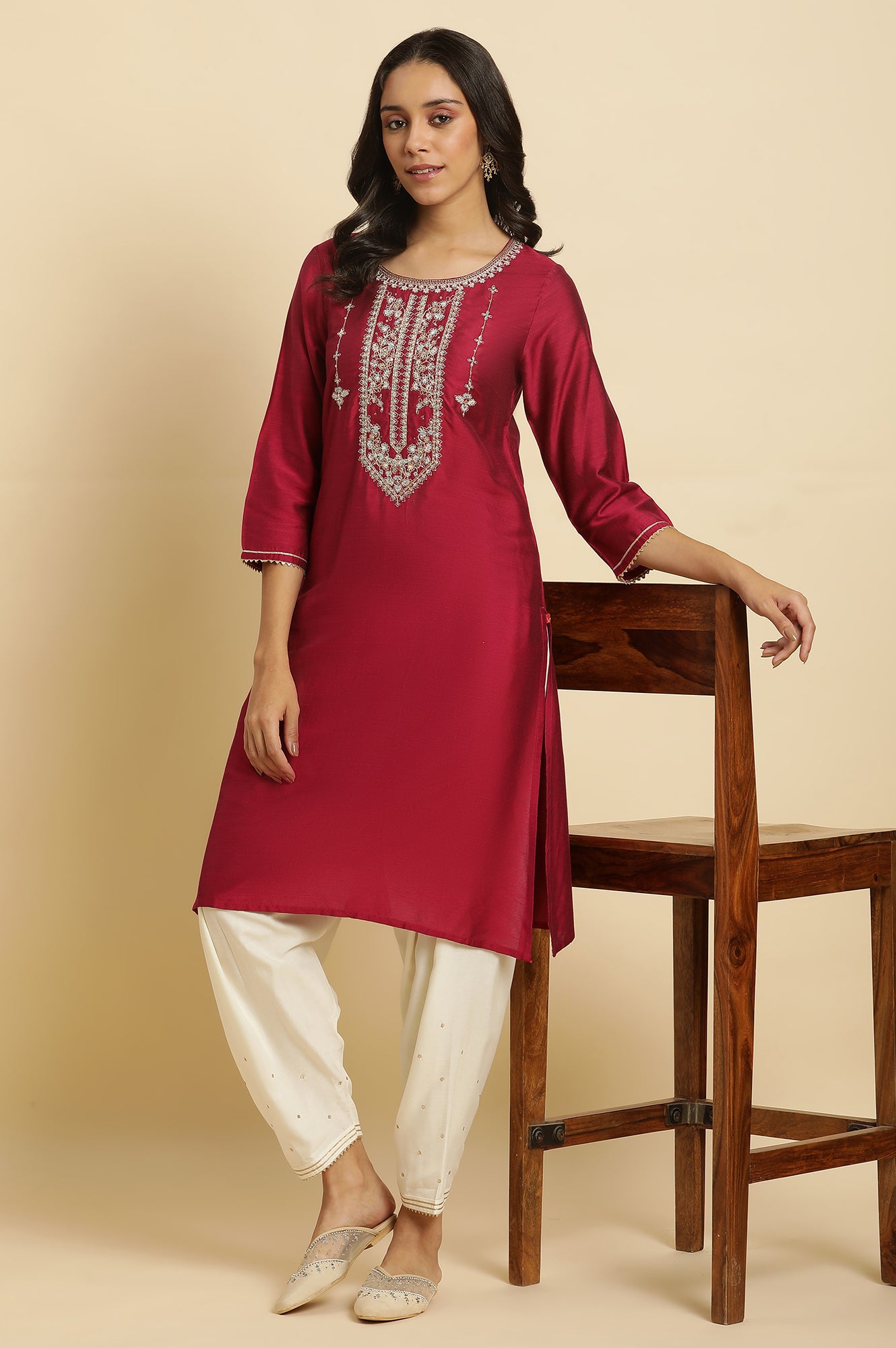 Magenta Embroidered Festive Kurta - wforwoman