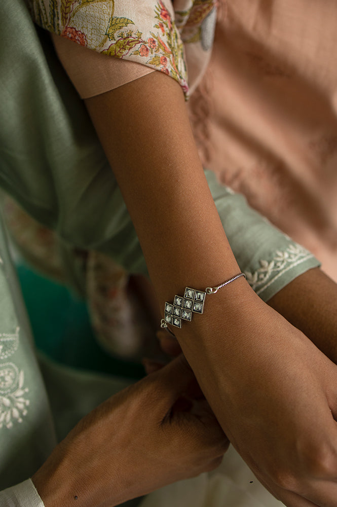 Silver Geometric Polki Chain Rakhi