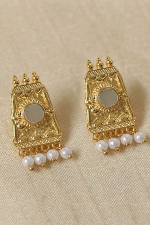 Gold Finely Crafted Stud Earrings with Polki