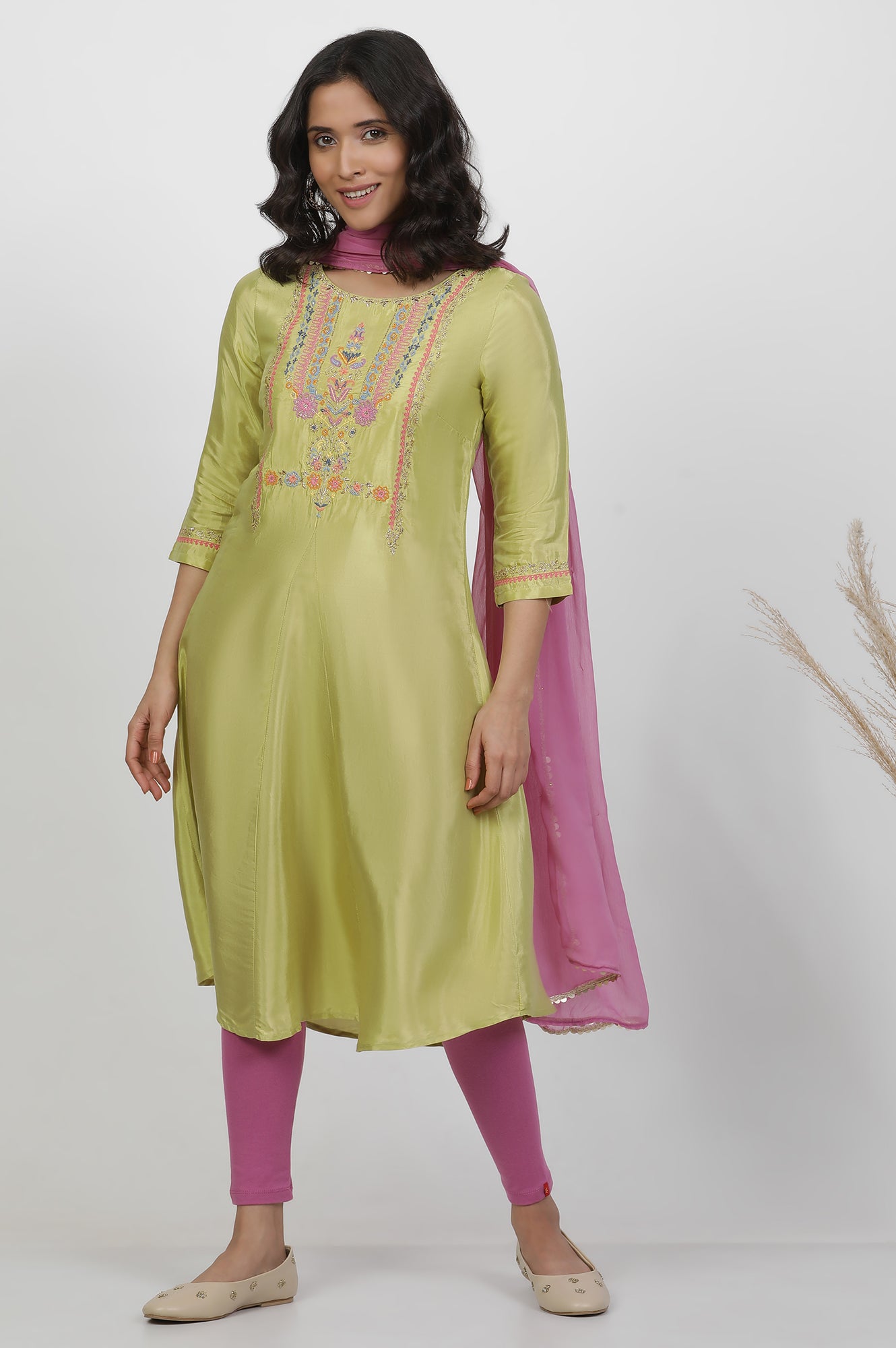 Green Embroidered Shantung Kurta, Pants And Dupatta Set