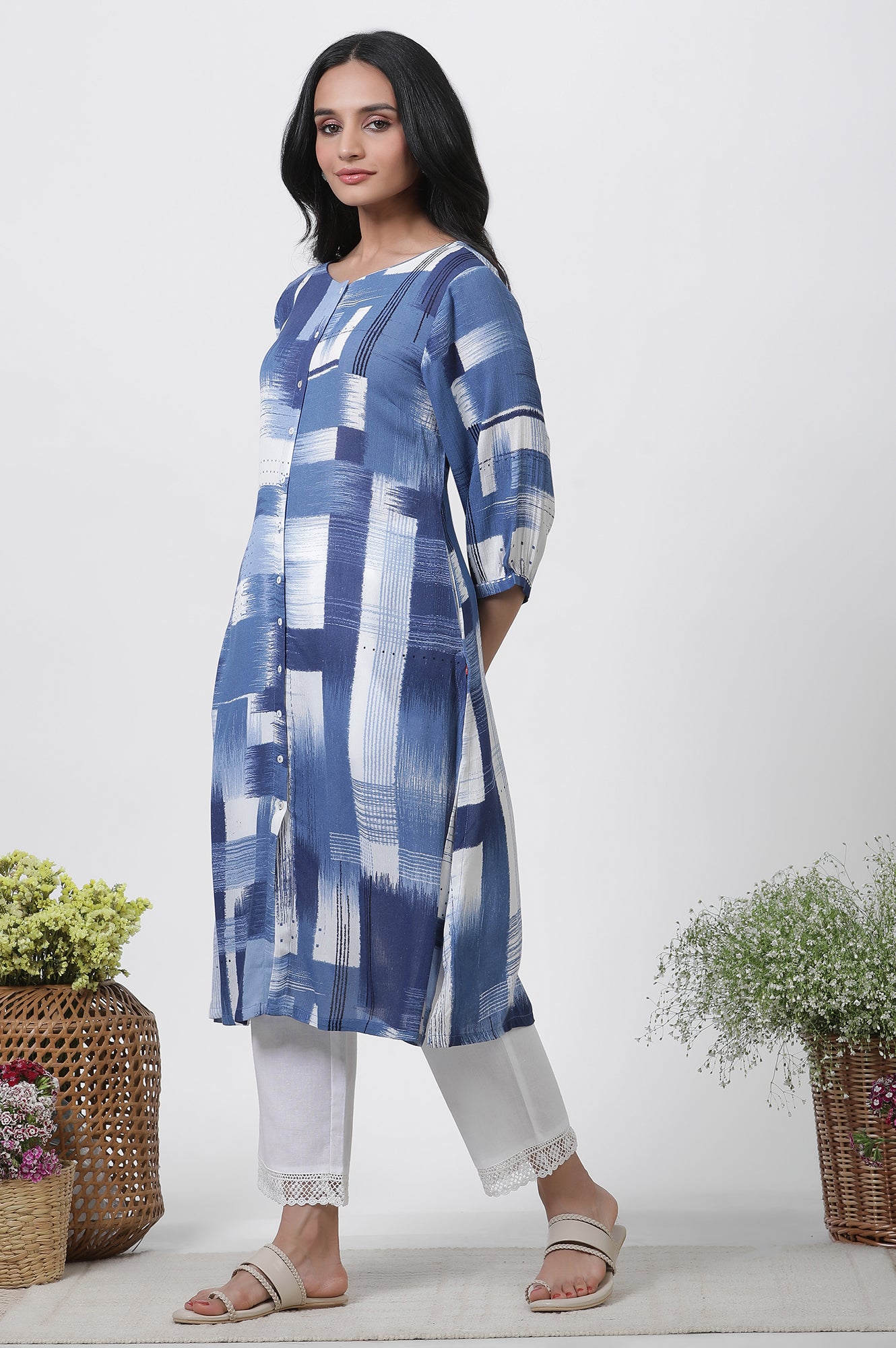 Indigo Abstract Printed Kurta And Straight Pants Set