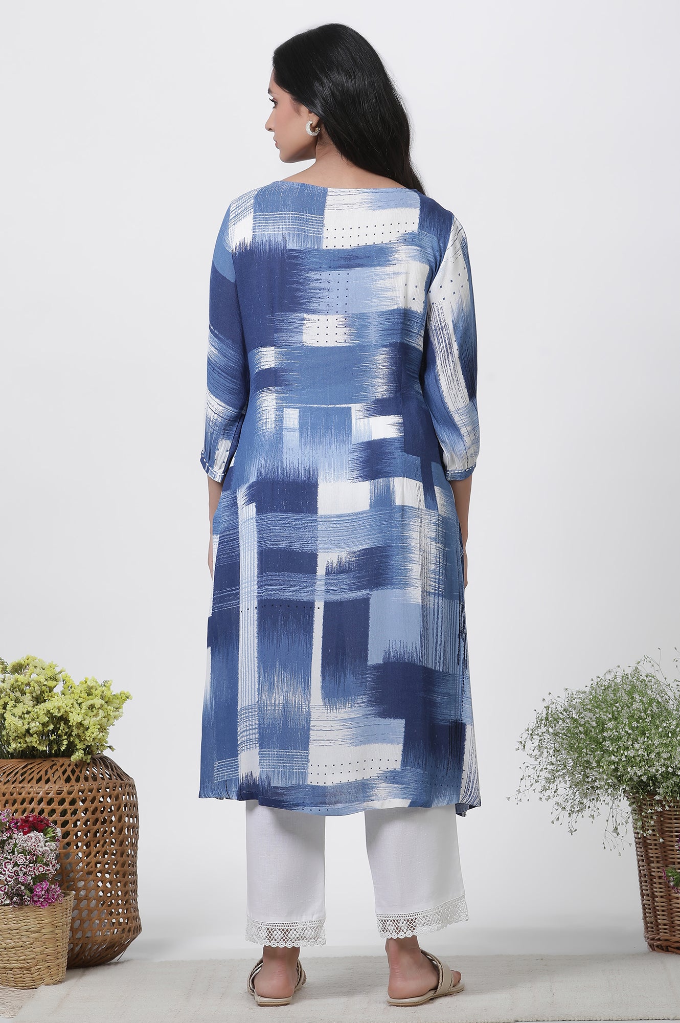 Indigo Abstract Printed Kurta And Straight Pants Set