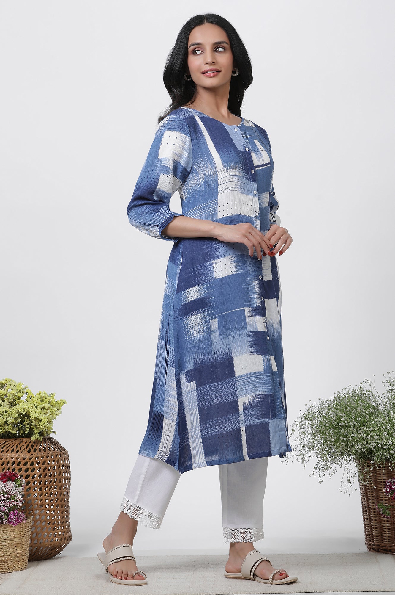 Indigo Abstract Printed Kurta And Straight Pants Set